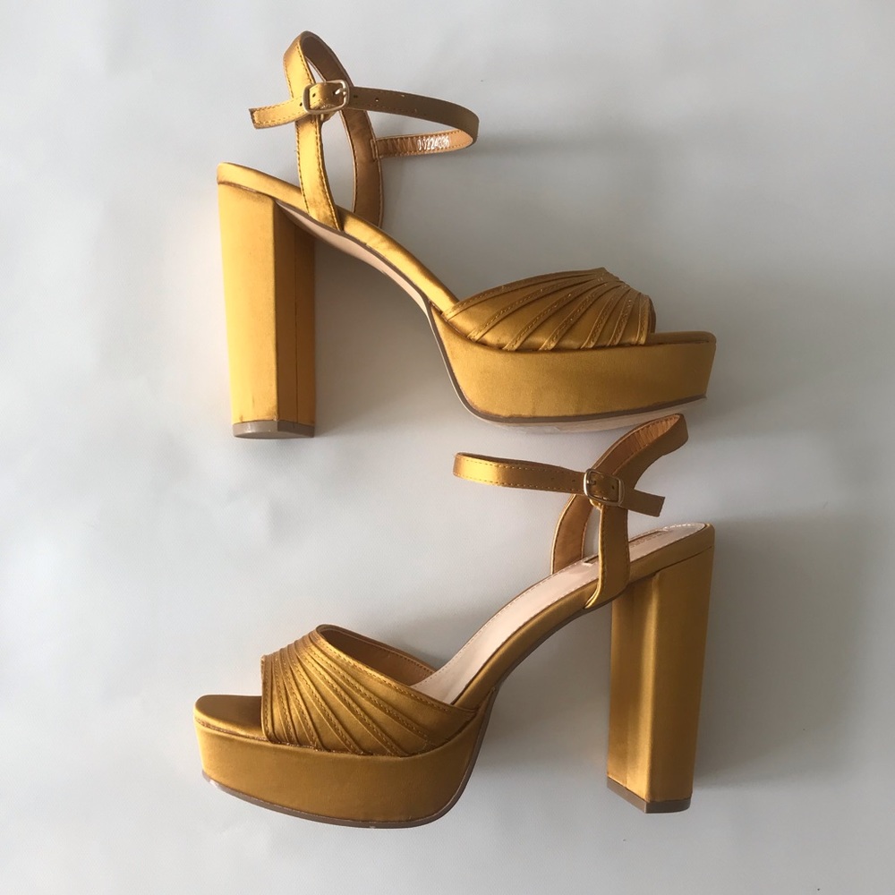 Brand New Forever21 gold satin platform heels 8.5